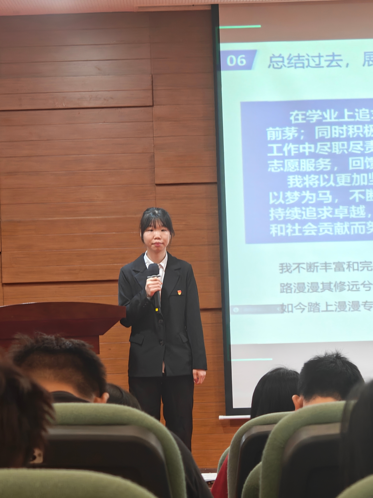 心中有阳光，脚下有力量 ｜ 国家奖学金获得者——徐敏敏-健康医学院-广州华商职业学院